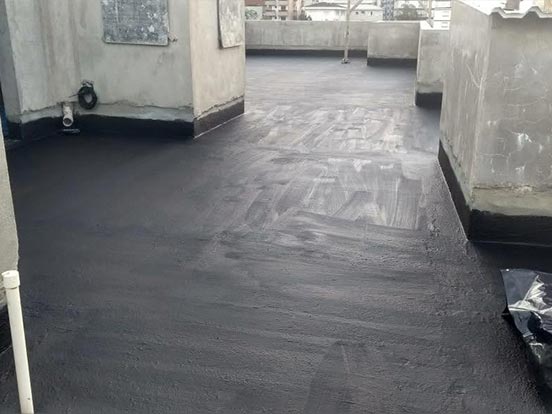 Impermeabilização de laje com Revest — manta asfáltica líquida aplicada em cobertura