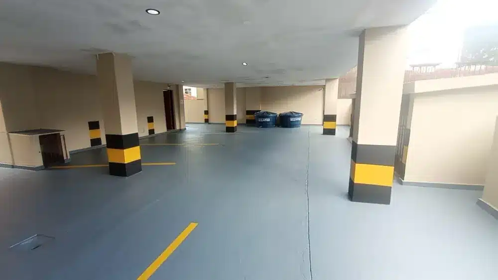 Garagem depois: piso impermeabilizado e pintado com Parking 3.0